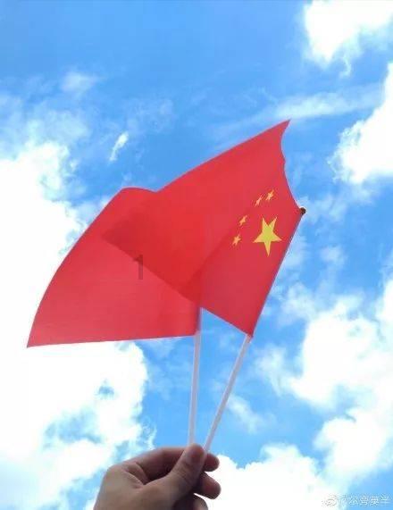 wps制作海报背面怎么设置图片？游戏画面
