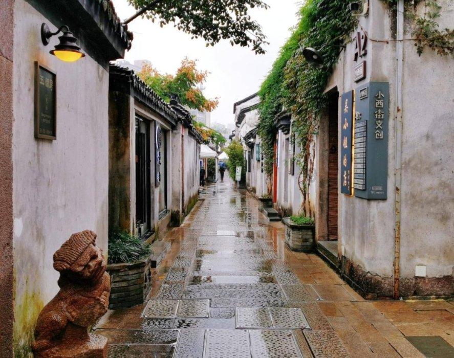 退休干部举报县委书记后被捕,最新通报